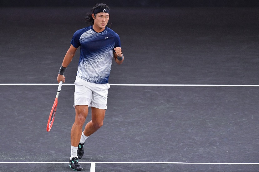 莫桂特取得关键胜利，率先晋级