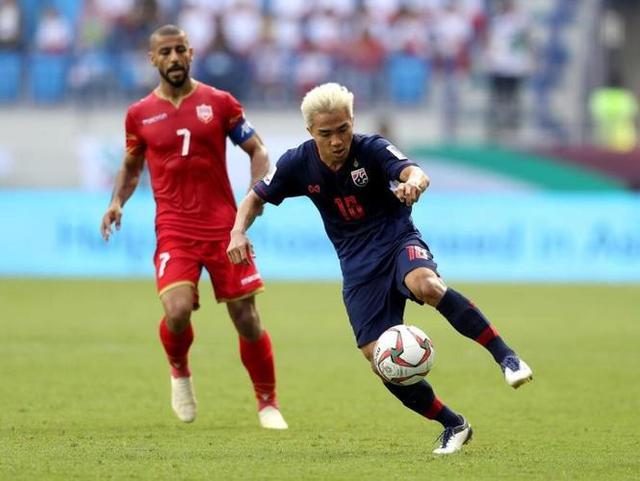 双方实力对比，一场足球对决火爆上演