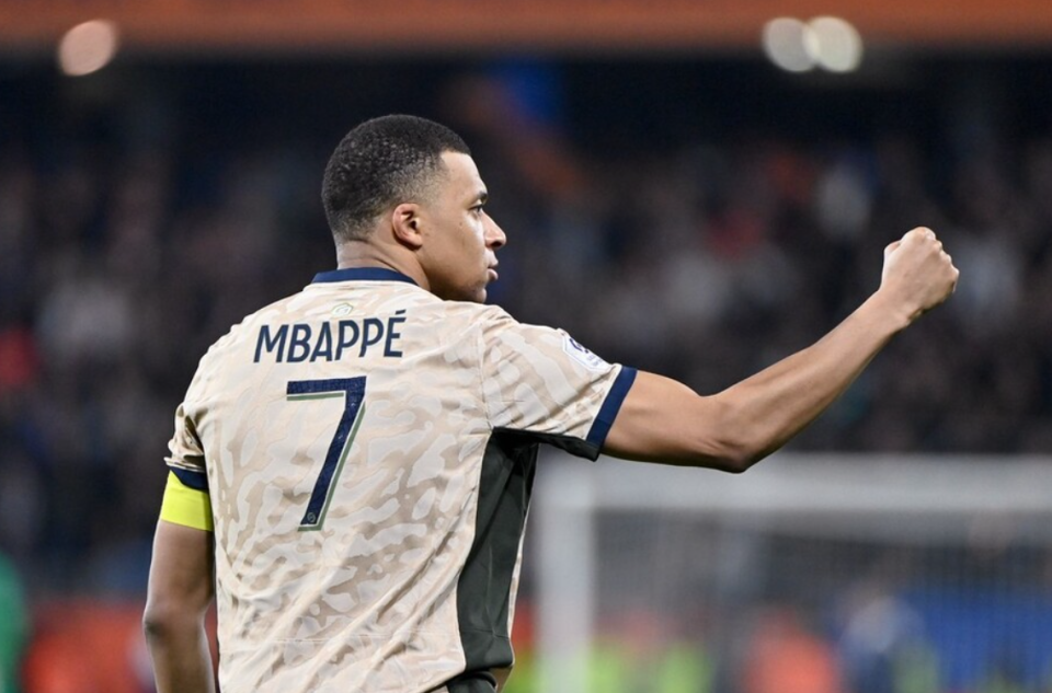 姆巴佩回归赛场，关键助攻首场状态亮眼，瑞士队观众沸腾！的简单介绍